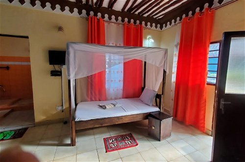 Foto 6 - Beautiful and Charming 3-bed Room Villa in Diani