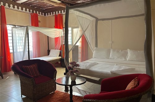 Photo 4 - Beautiful and Charming 3-bed Room Villa in Diani