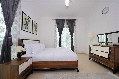 Photo 4 - 2 Bedroom Apartment in Mayfair Tower