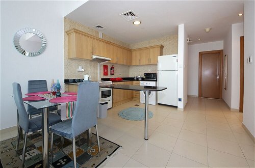 Photo 12 - 2 Bedroom Apartment in Mayfair Tower