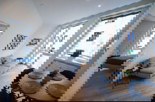 Photo 21 - Luxury Apartment With Balcony