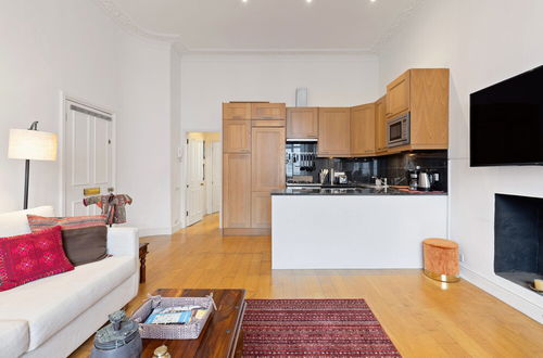 Photo 8 - Altido Elegant 1-Bed Flat In Bayswater