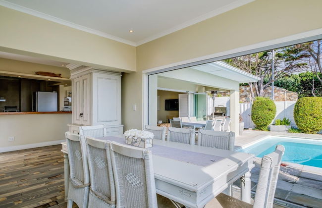 Beach-style Camps Bay Home w Pool Garden Barbados - Foto 32