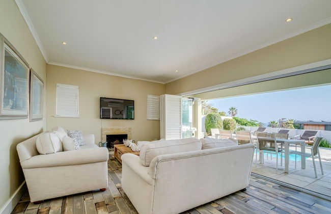 Beach-style Camps Bay Home w Pool Garden Barbados - Foto 9