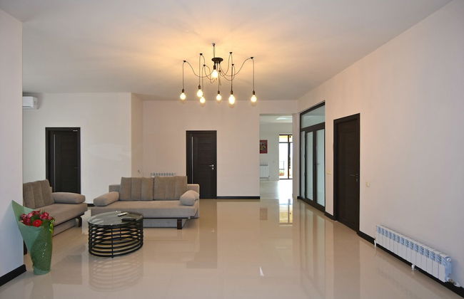 Villa in Nork - Photo 29