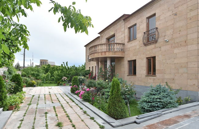 Villa in Nork - Photo 51