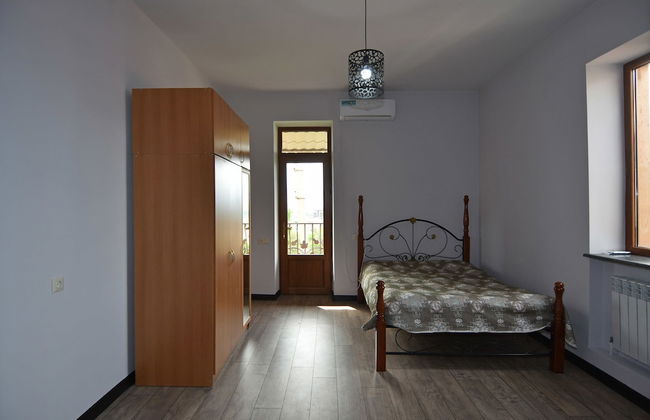 Villa in Nork - Photo 17