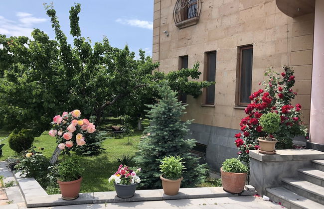 Villa in Nork - Photo 53