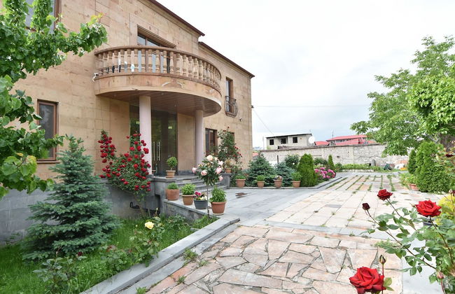 Villa in Nork - Photo 50