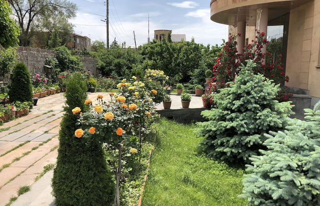 Villa in Nork - Photo 40