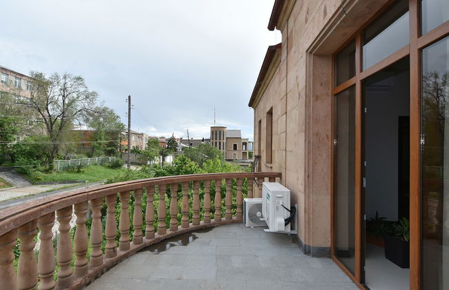 Villa in Nork - Photo 49