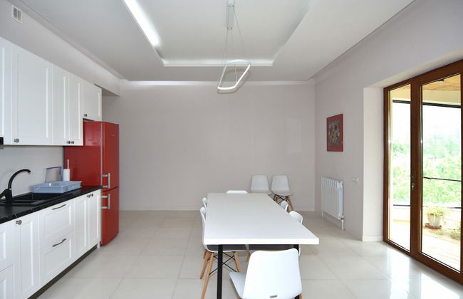 Villa in Nork - Photo 13