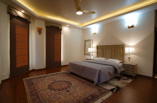 Photo 2 - The Manor Luxury Apartments