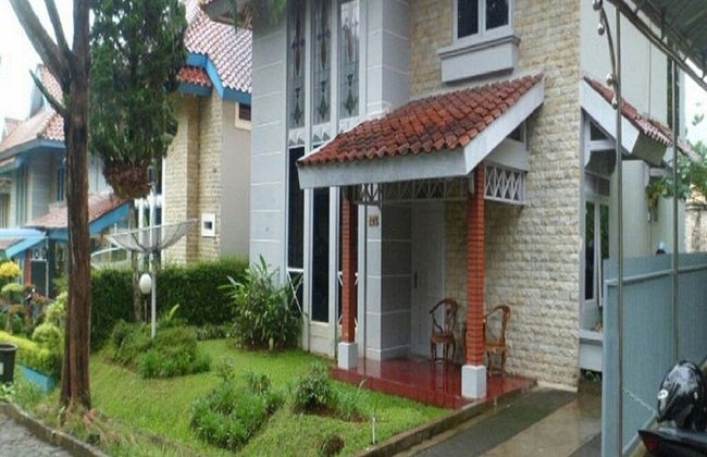 Villa Kota Bunga Tulip - Foto 32