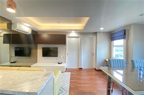 Foto 33 - Luxurious 2Br Apartment At Parahyangan Residence