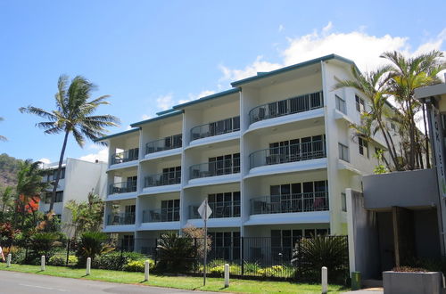 Foto 2 - Beachfront Apartments on Trinity Beach