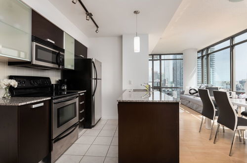 Photo 10 - elegant condo with panoramic views