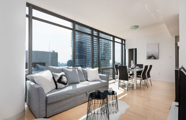 elegant condo with panoramic views - Photo 12