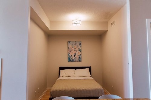 Photo 6 - Sarkar Suites - Maple Leaf Square