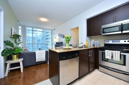 Photo 32 - Sarkar Suites - Maple Leaf Square