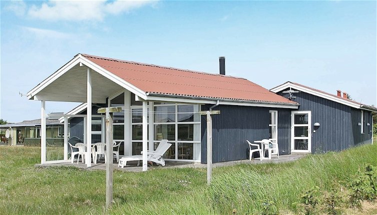 Foto 1 - Lively Holiday Home in Lokken With Terrace