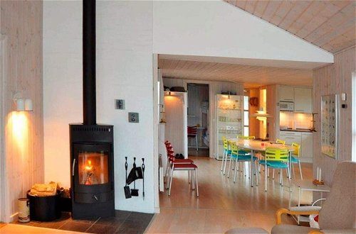 Foto 8 - Lively Holiday Home in Lokken With Terrace