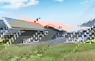 Foto 1 - 8 Person Holiday Home in Lokken