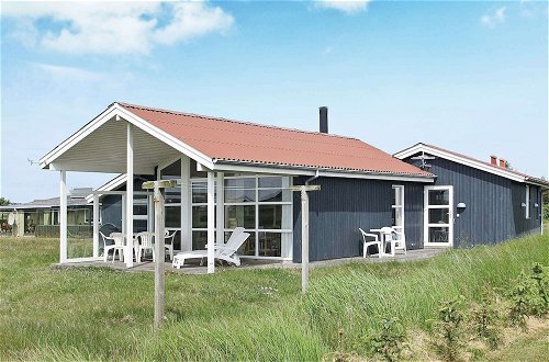 Foto 1 - 8 Person Holiday Home in Lokken