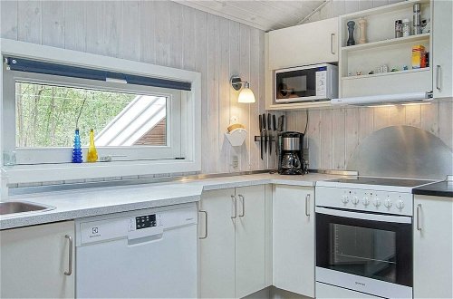 Foto 9 - 8 Person Holiday Home in Nexo