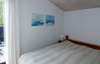 Foto 2 - Chic Holiday Home in Jutland With Sea Nearby