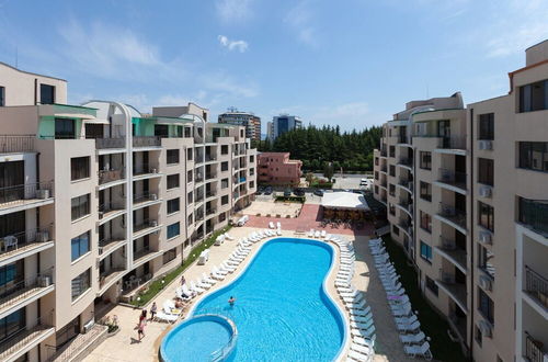 Photo 12 - Studio with Balcony and Pool View