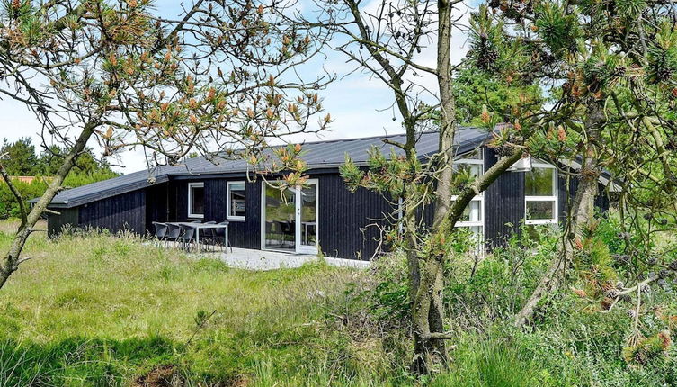 Photo 1 - Fabulous Holiday Home in FanÃ¸ near Sea