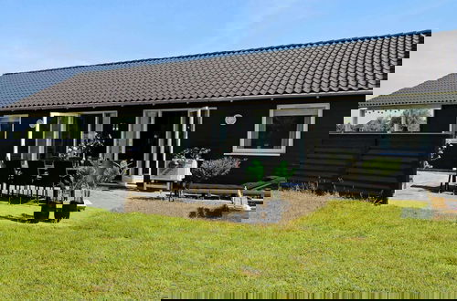 Foto 1 - 8 Person Holiday Home in Vaeggerlose-by Traum