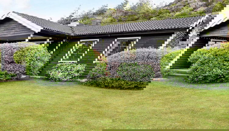Photo 1 - Holiday Home in Bovallstrand