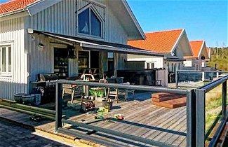 Foto 1 - 8 Person Holiday Home in Stromstad