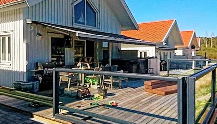 Foto 1 - 8 Person Holiday Home in Stromstad