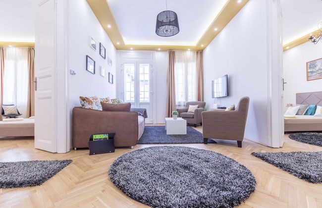 Real Apartments Zoltan - Photo 1