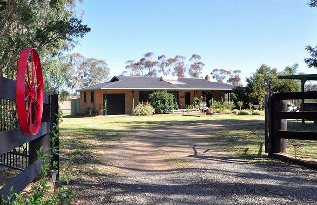 Talga Vines Vineyard Escape - Photo 1