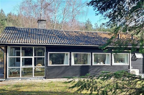 Foto 13 - 4 Person Holiday Home in Aakirkeby