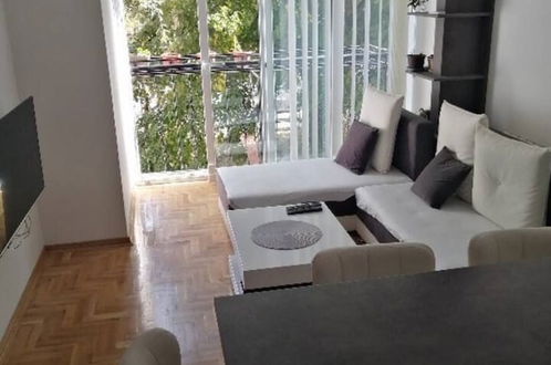 Foto 8 - Lovely 2-bed Apartment in Novi Sad