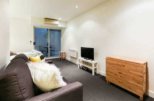 Photo 12 - WILLOW, Carlton Studio Apartment