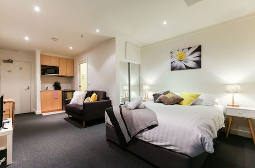 Photo 3 - WILLOW, Carlton Studio Apartment