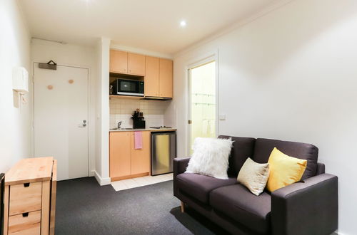 Photo 5 - WILLOW, Carlton Studio Apartment