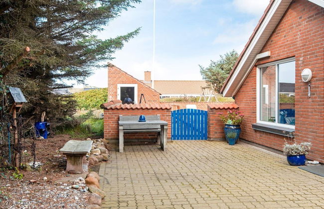 8 Person Holiday Home in Harboore - Foto 16