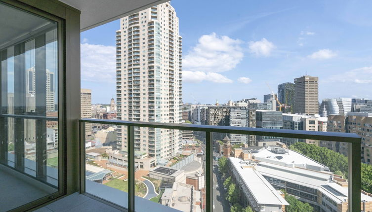 Photo 1 - Modern Apartment in Darling Harbour