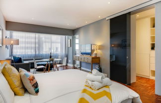 Photo 3 - Mouille Point Apartment