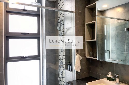 Photo 32 - The Robertson KL By Lahome Suite