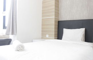 Photo 2 - Modern And Comfy Studio Apartment At Lodge Paskal Near Binus University