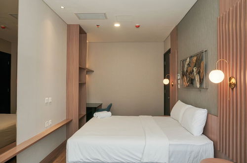 Photo 10 - Luxurious 2BR at Sudirman Suites Apartment