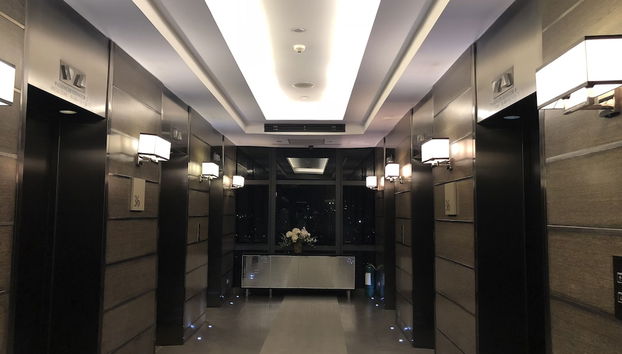 Coin salon dans le hall